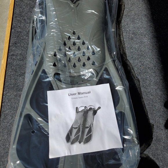 Swim Fins NEW adjustable fit S/M - Picture 2 of 11